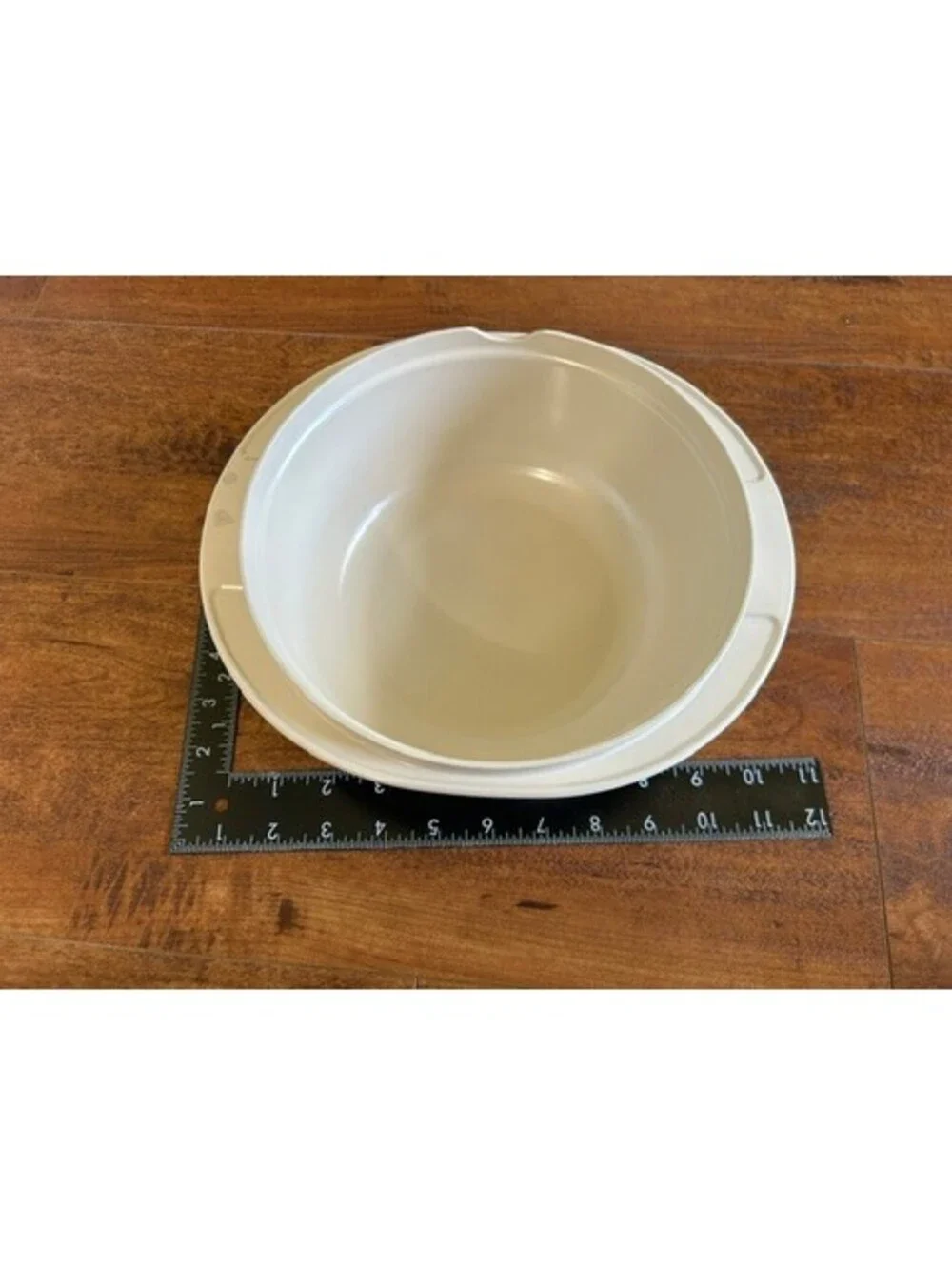 Tupperware Cream Plastic Bowl with Lid Set